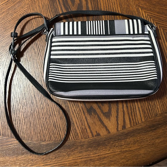 Vera Bradley Black & White Chic Striped Shoulder Bag - Picture 3 of 8
